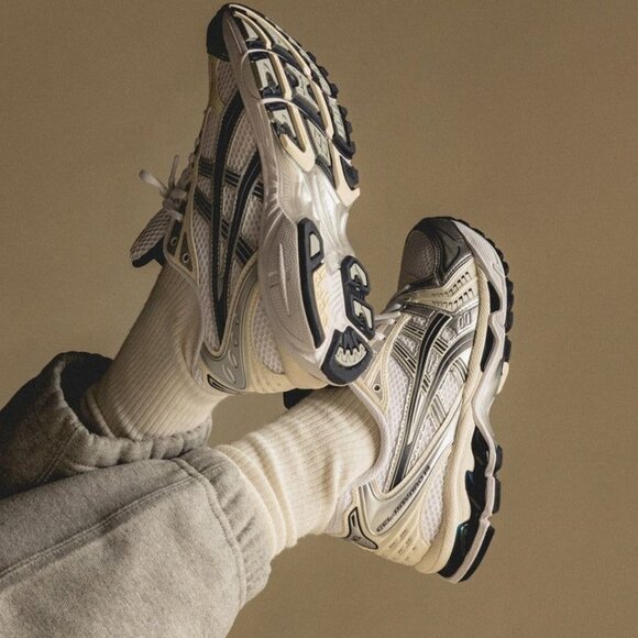 Asics GEL-KAYANO 14 Sneakers in White & Midnight Womens 9.5 New with Box Shoes - Picture 13 of 17